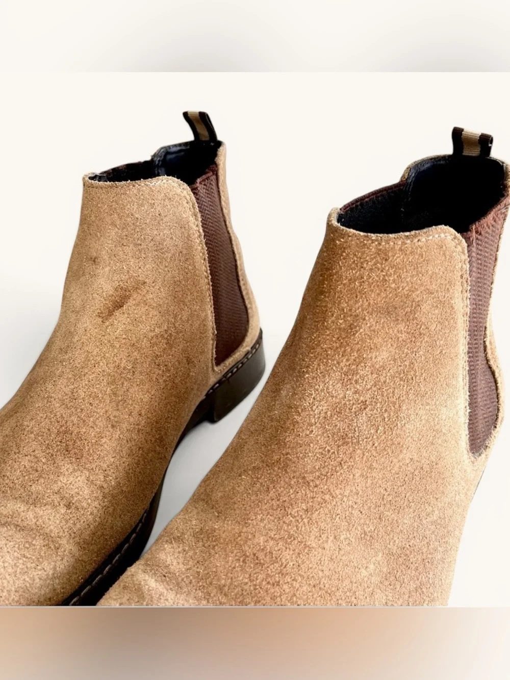 Franco Fortini Tan Suede Chelsea Boots Sleek Design